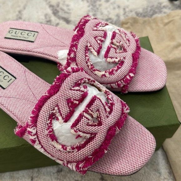 WOMEN'S INTERLOCKING G SLIDE SANDAL SIZE 37.5 - Picture 8 of 17